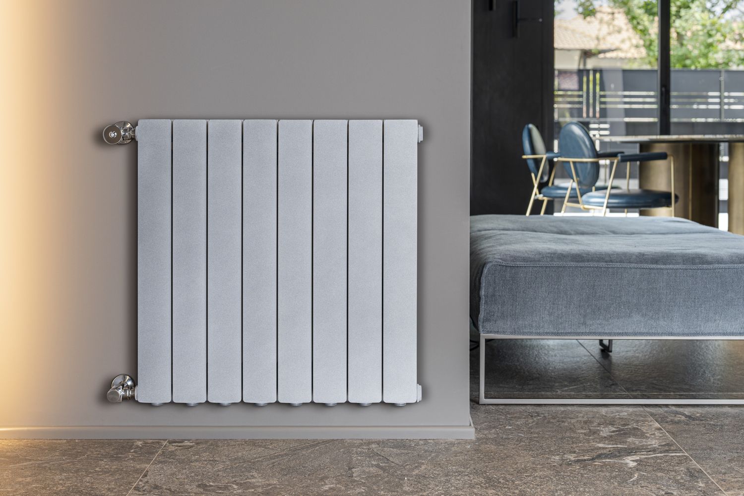 Elément de radiateur en aluminium moulé Fondital Blitz Super B4 (entraxe 500 / profondeur 100) en finition graphite — vue 3
