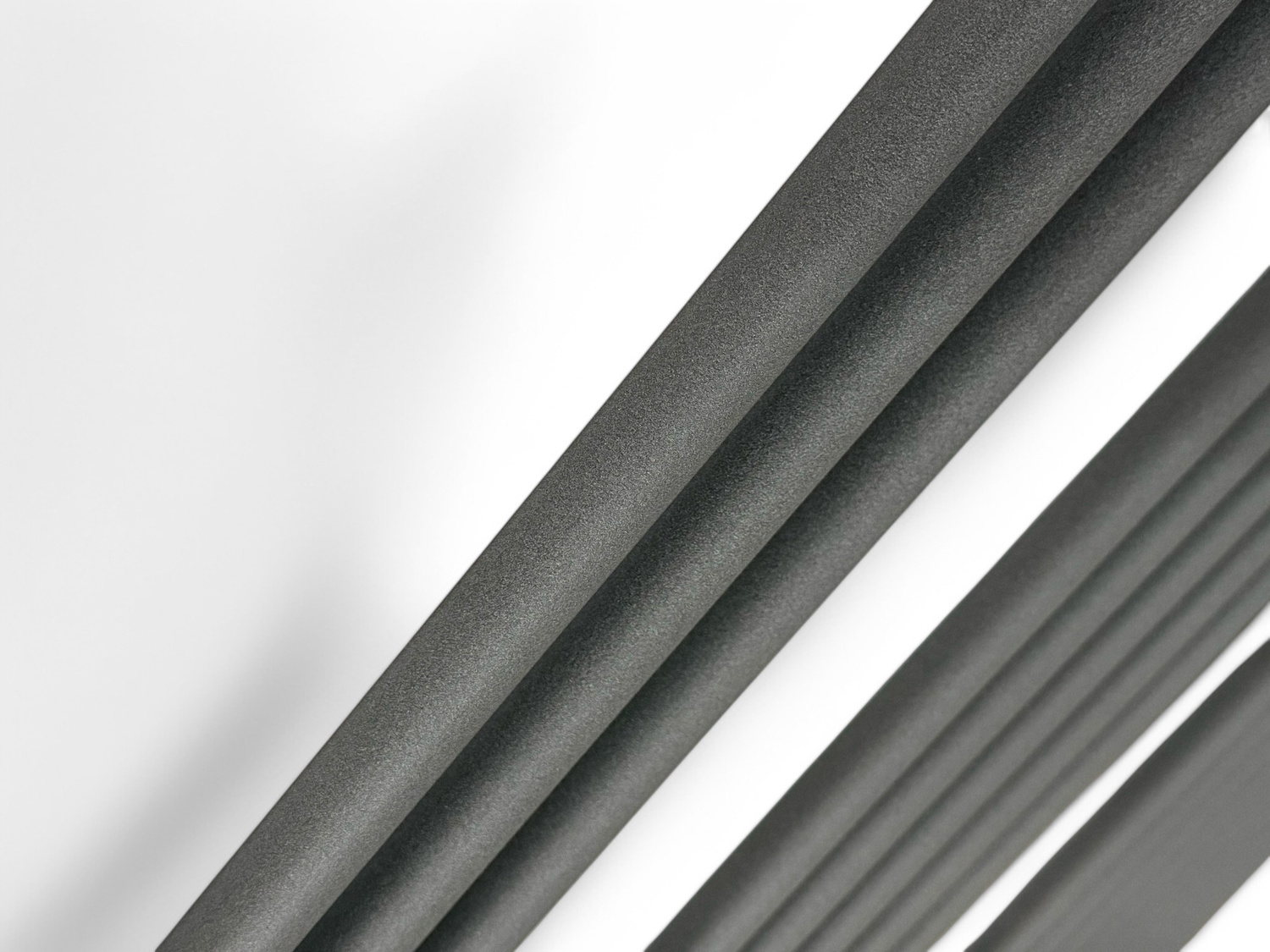 Radiateur sèche-serviettes en aluminium Fondital Cool 86 x 45 cm en finition graphite mat — vue 4