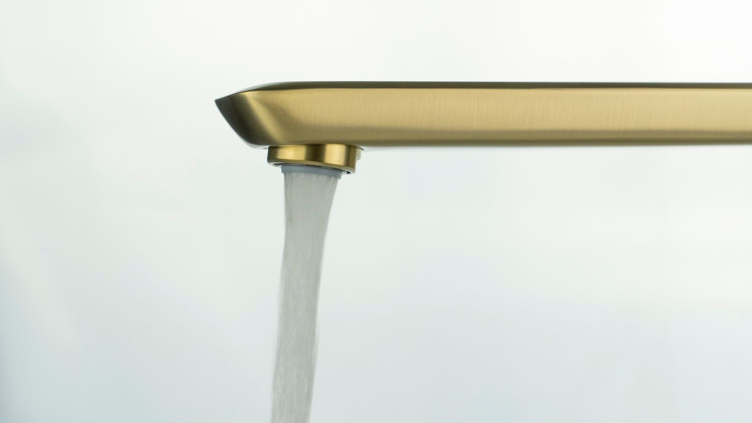 Mitigeur de lavabo Deante Arnika 100 sans bonde en PVD or brossé — vue 5