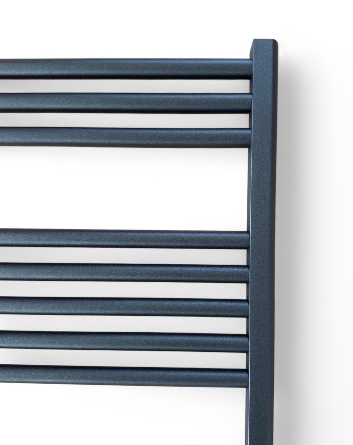 Radiateur sèche-serviettes en aluminium Fondital Cool 86 x 45 cm en noir intense — vue 3