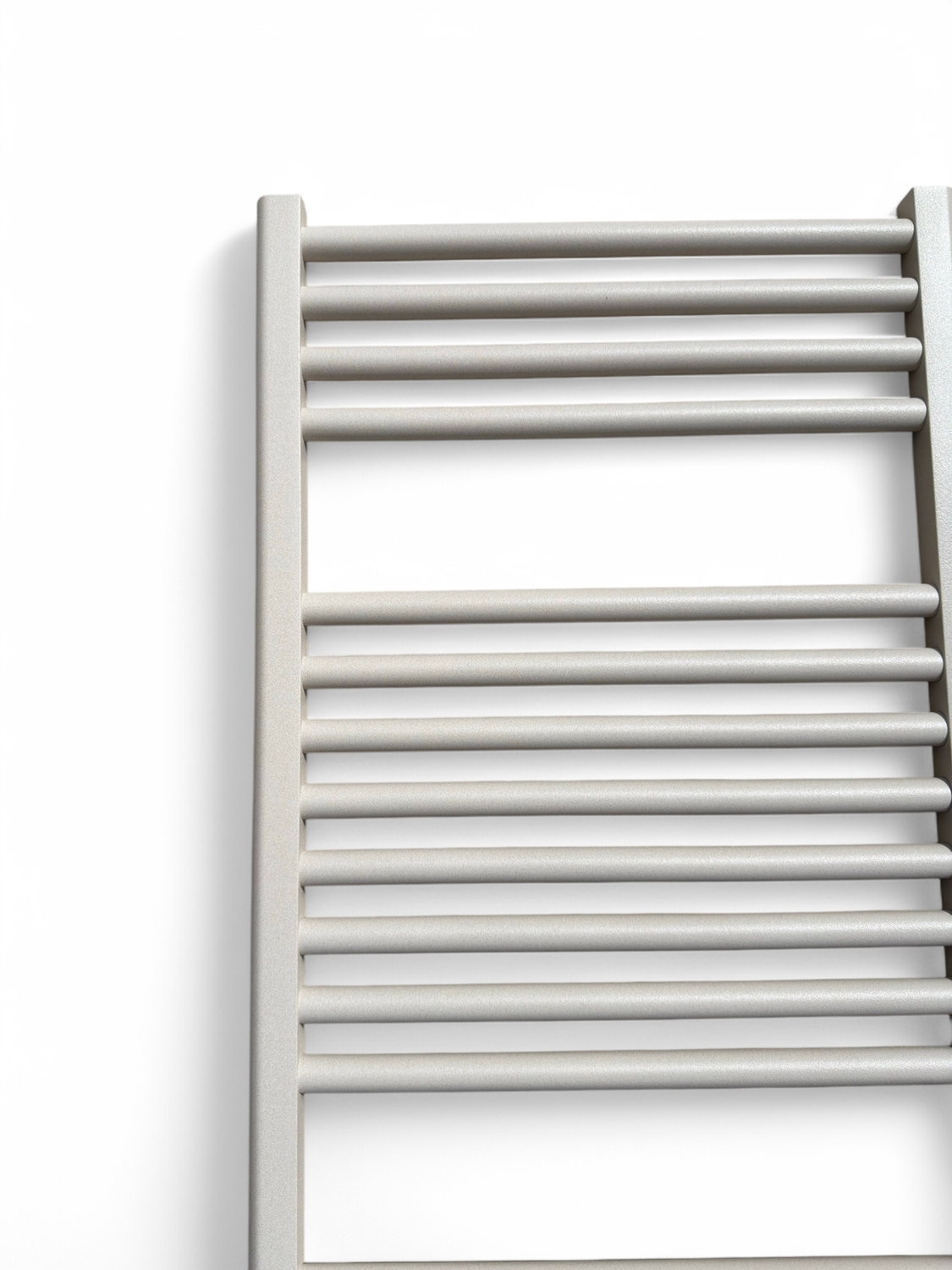 Radiateur sèche-serviettes en aluminium Fondital Cool 116 x 45 cm en beige coquille