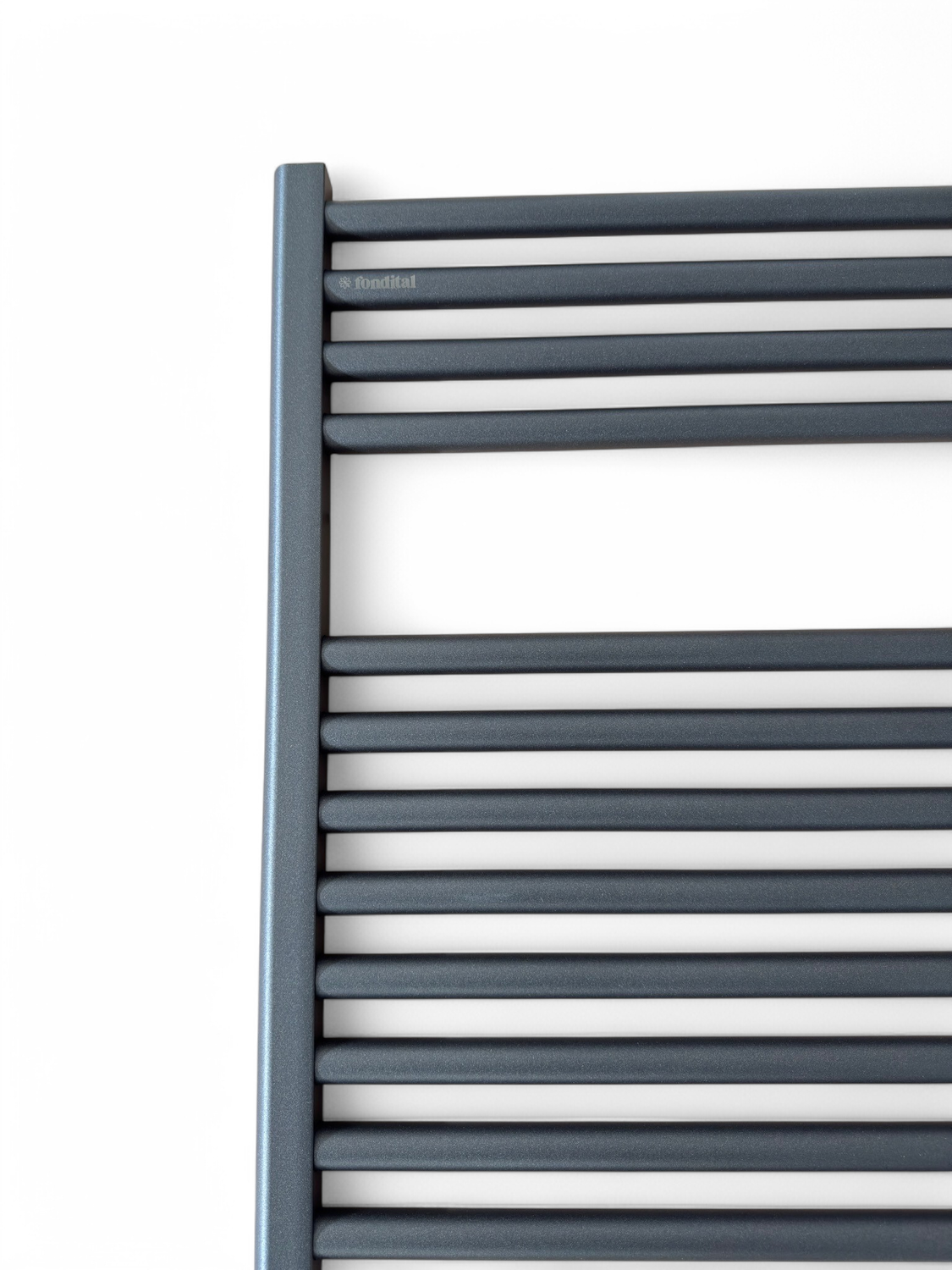 Radiateur sèche-serviettes en aluminium Fondital Cool 116 x 45 cm en noir intense