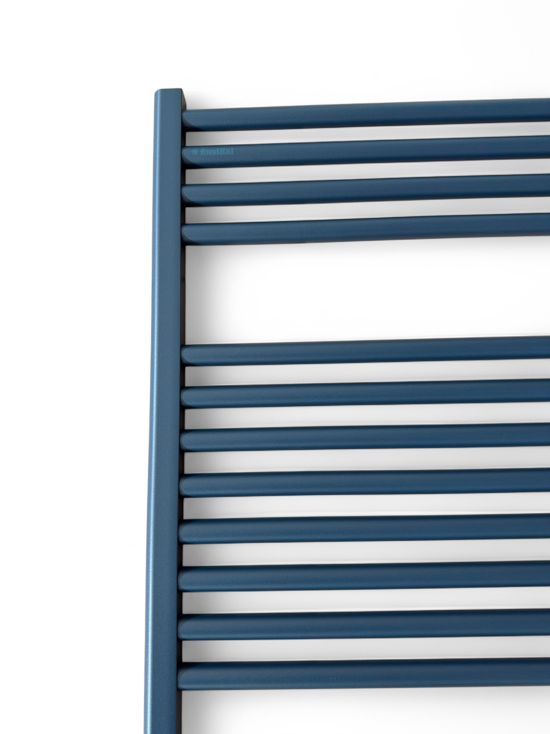 Radiateur sèche-serviettes en aluminium Fondital Cool 116 x 45 cm en bleu nuit