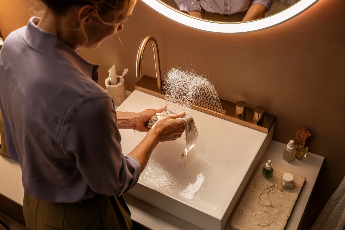 Lavabo à poser Hansgrohe Avalegra AquaUnit avec mitigeur en bronze brossé — vue 3