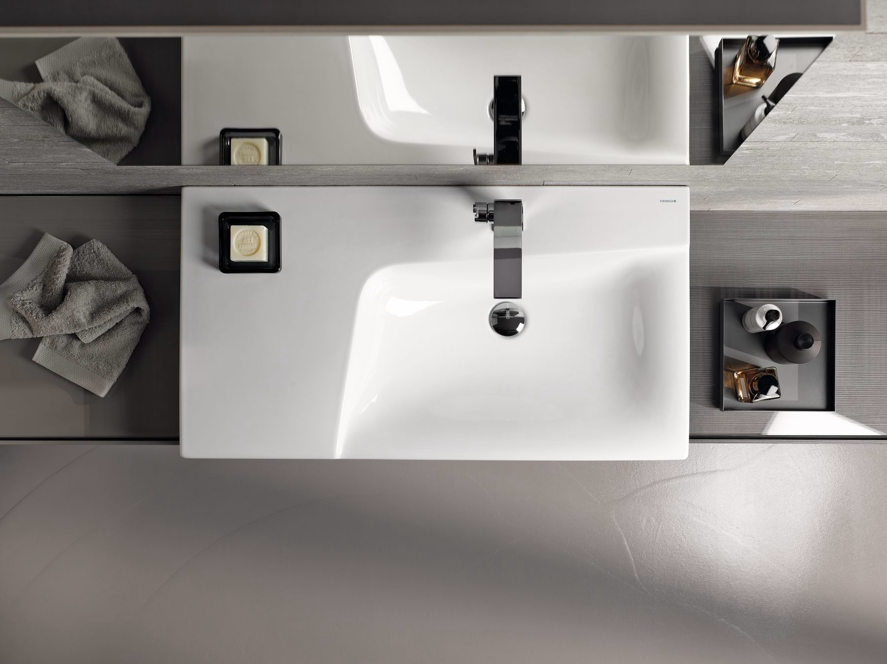 Plan-vasque Geberit Xeno² 90 cm avec espace de rangement à gauche et avec trou de robinetterie - vue 2