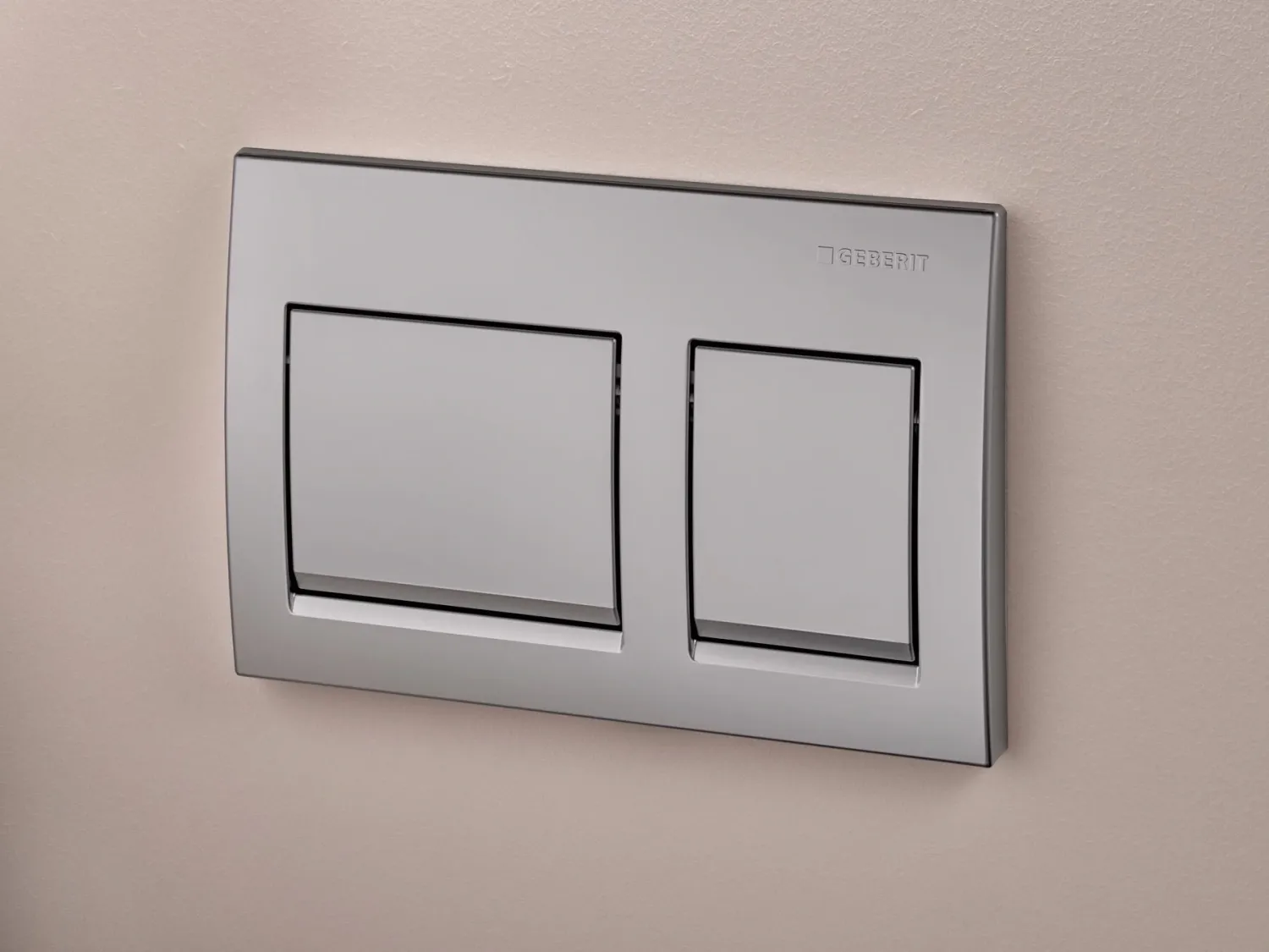 Plaque de déclenchement nouvelle génération Alpha25 square / Chromé mat