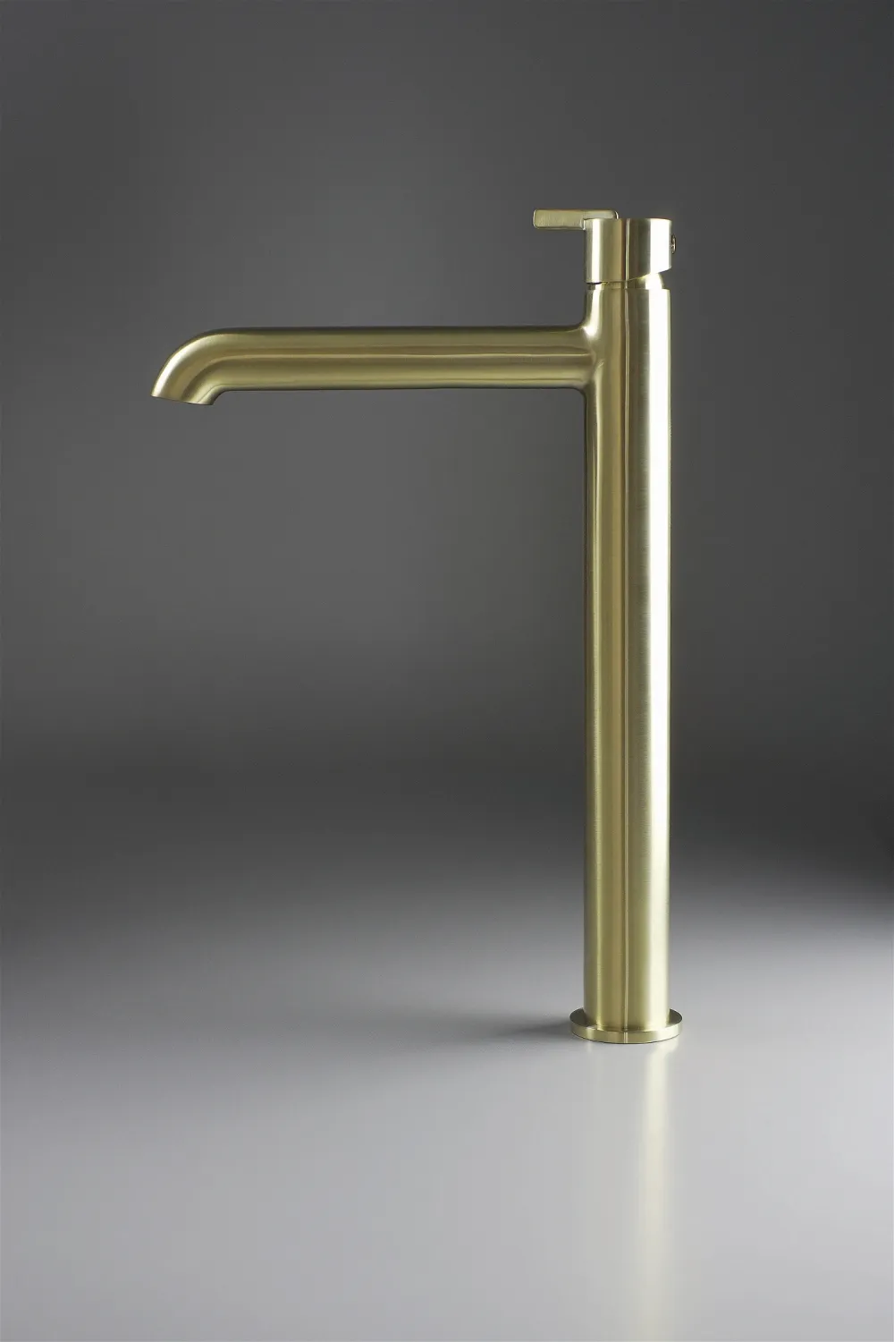 Mitigeur de lavabo rehaussé Deante Silia 265 sans bonde en PVD or brossé — vue 3
