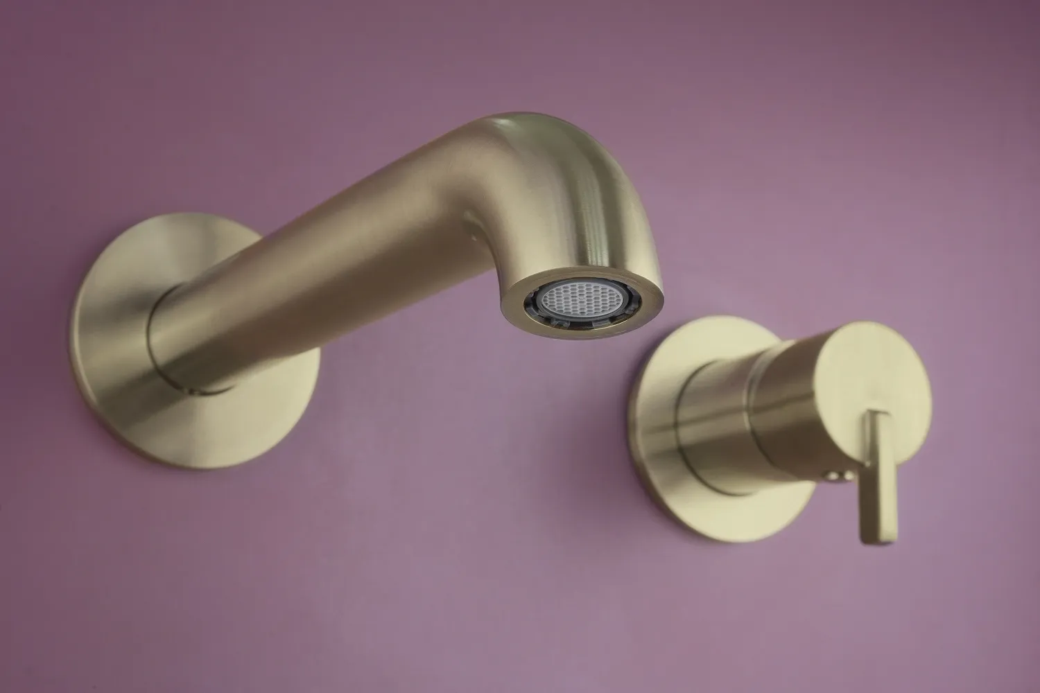 Mitigeur de lavabo encastré Deante Silia 208 mm sans bonde en PVD or brossé — vue 5