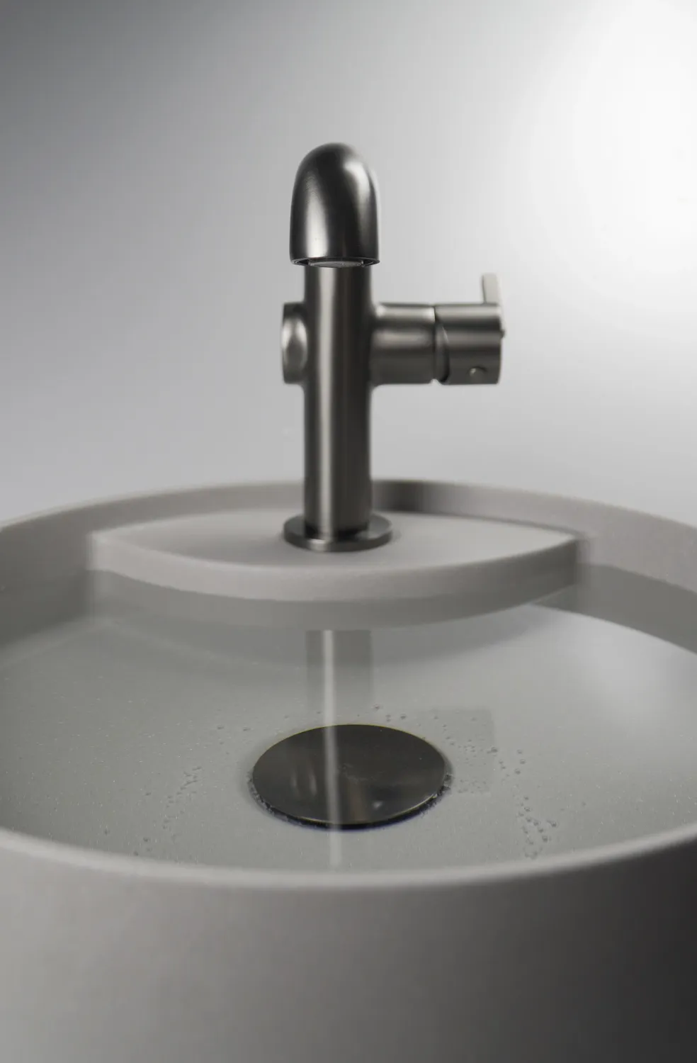 Mitigeur de lavabo Deante Silia 128 sans bonde en titane — vue 4