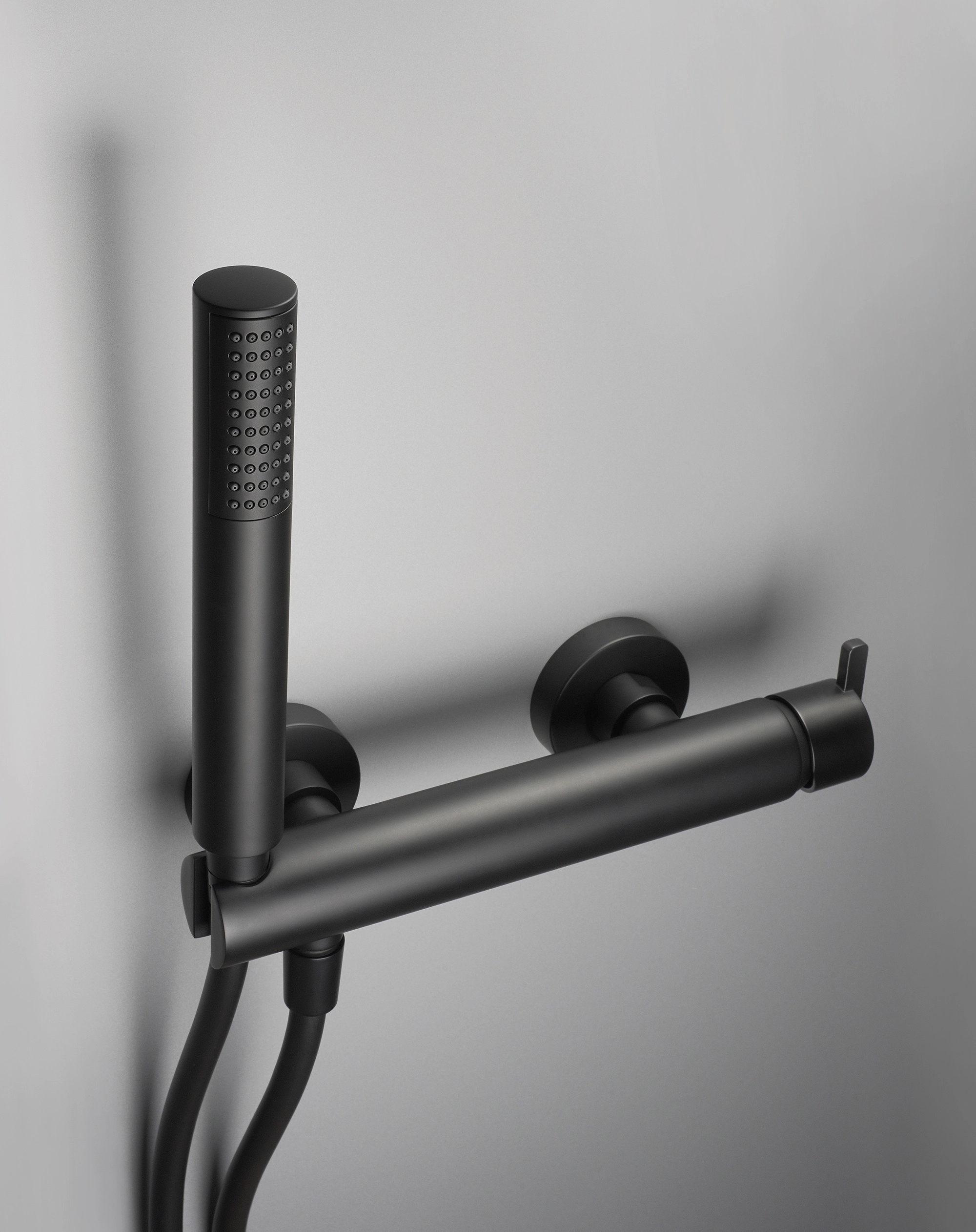 Mitigeur de douche Deante Silia avec support, flexible et douchette à main en noir mat - vue 2