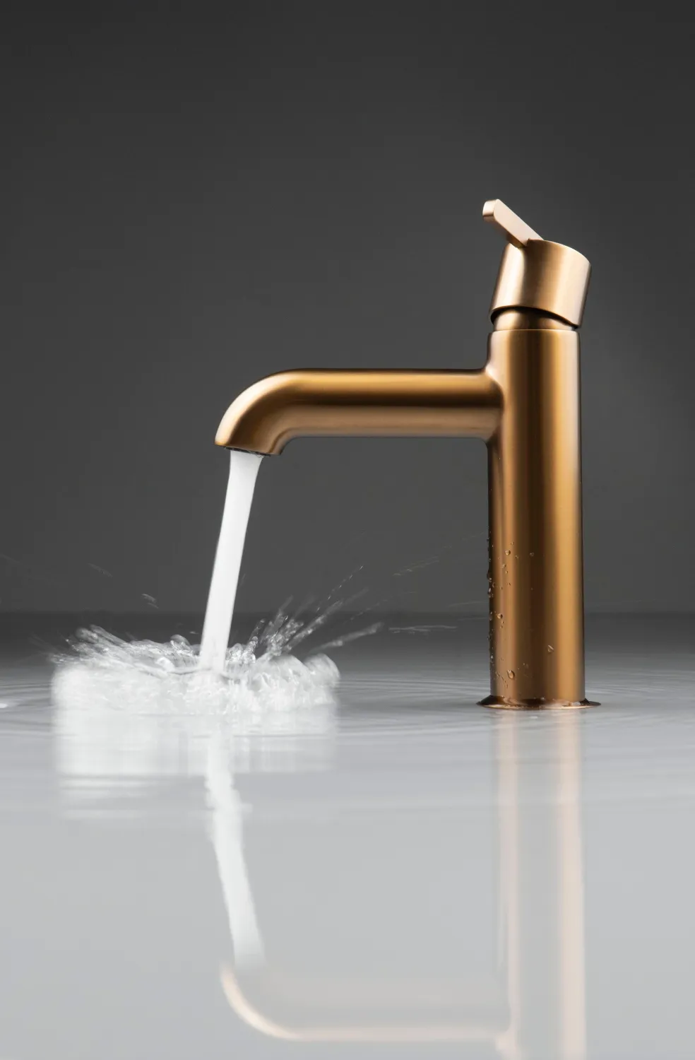 Mitigeur de lavabo Deante Silia 100 sans bonde en PVD bronze brossé — vue 4