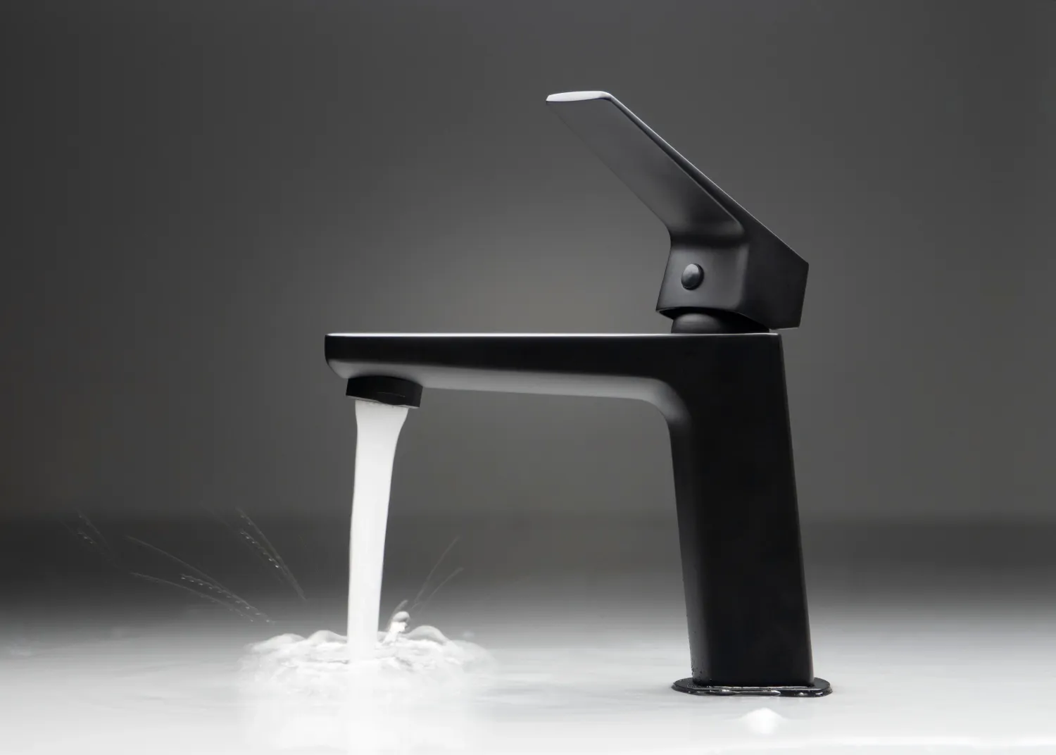 Mitigeur de lavabo Deante Blur 93 sans bonde en noir mat