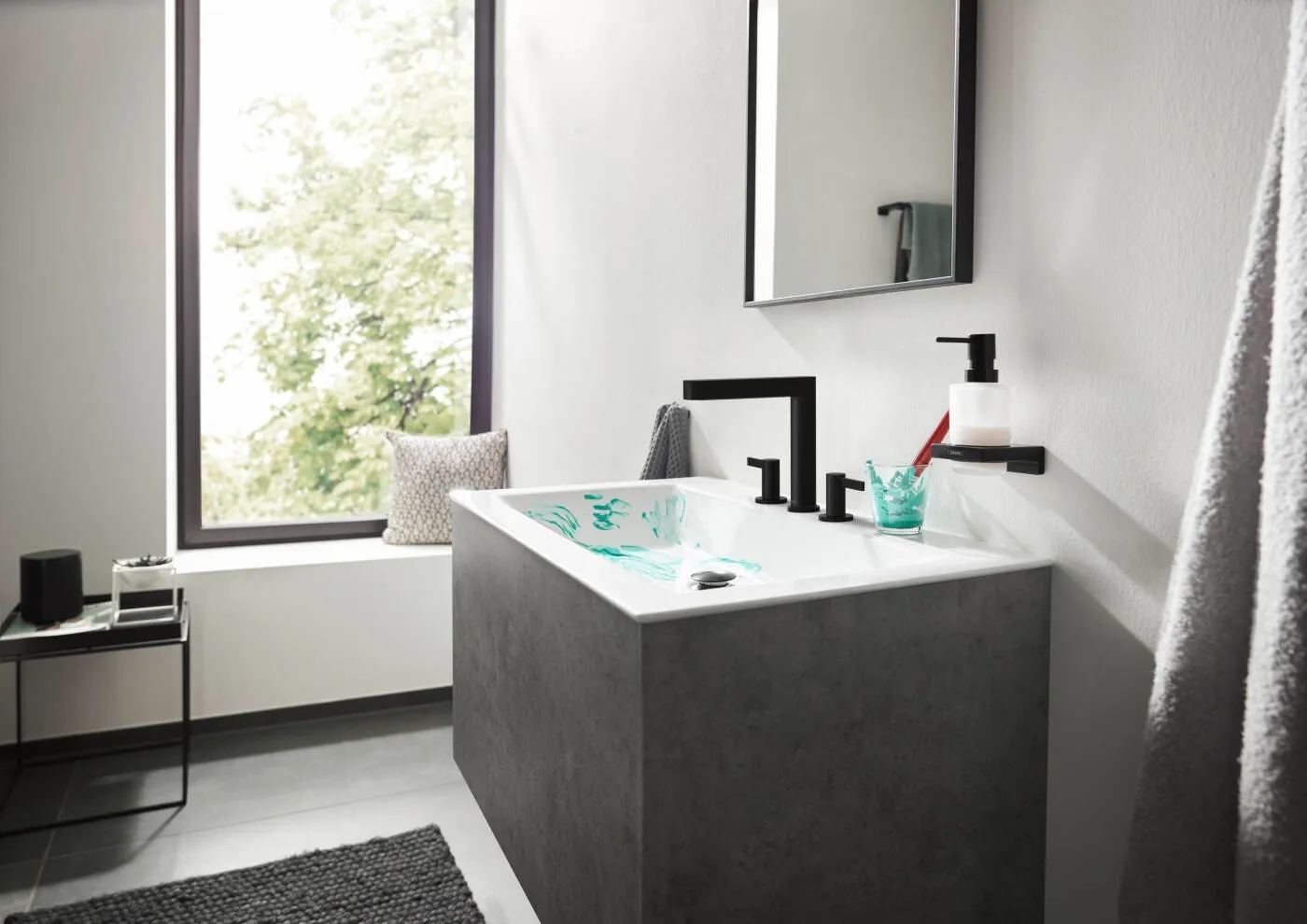 Mélangeur de lavabo 3 trous Hansgrohe Finoris 160 avec bonde push-open en noir mat — vue 3