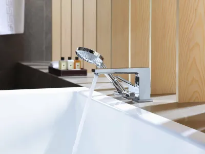 Mitigeur 3 trous pour montage sur bord de baignoire Hansgrohe  Metropol sans Secuflex, avec poignée étrier