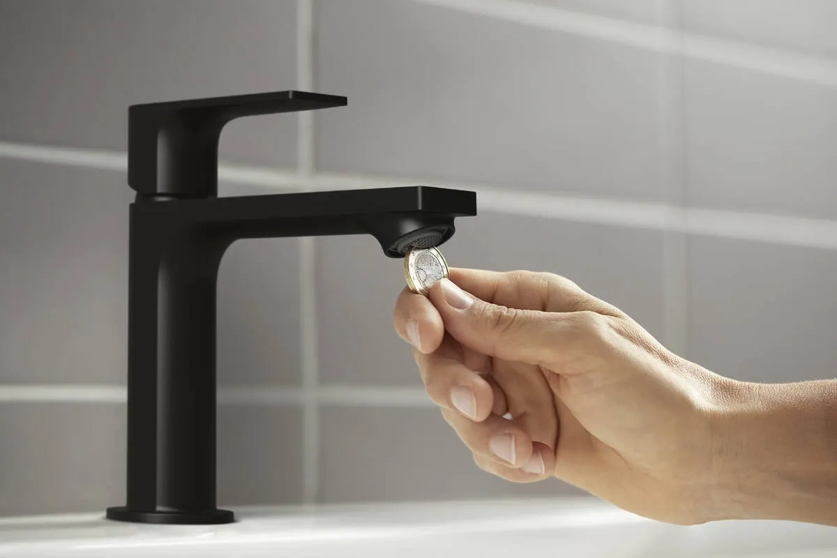 Mitigeur de lavabo Hansgrohe Rebris E 110 CoolStart avec tirette et vidage en noir mat — vue 5