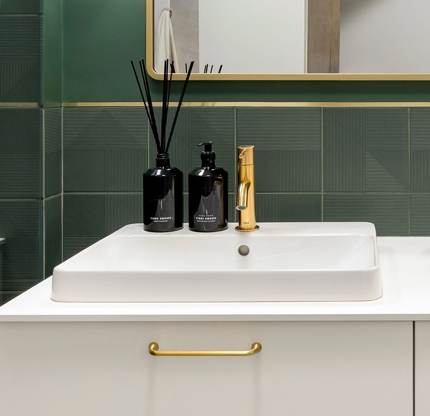 Geberit VariForm Rectangular Built-in Washbasin 55 x 45 cm, with Faucet Platform