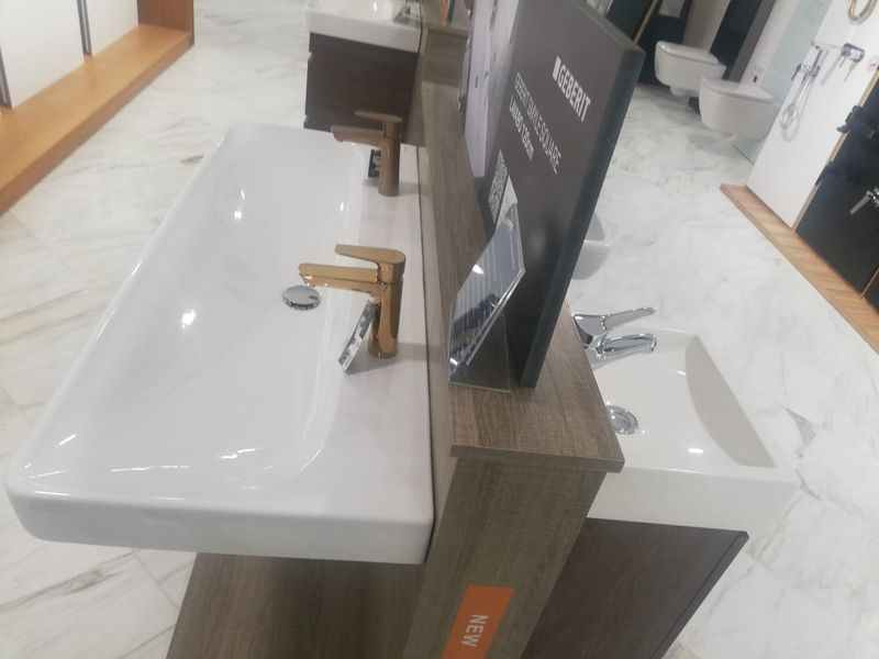 P14 : Plan vasque Geberit 120 cm