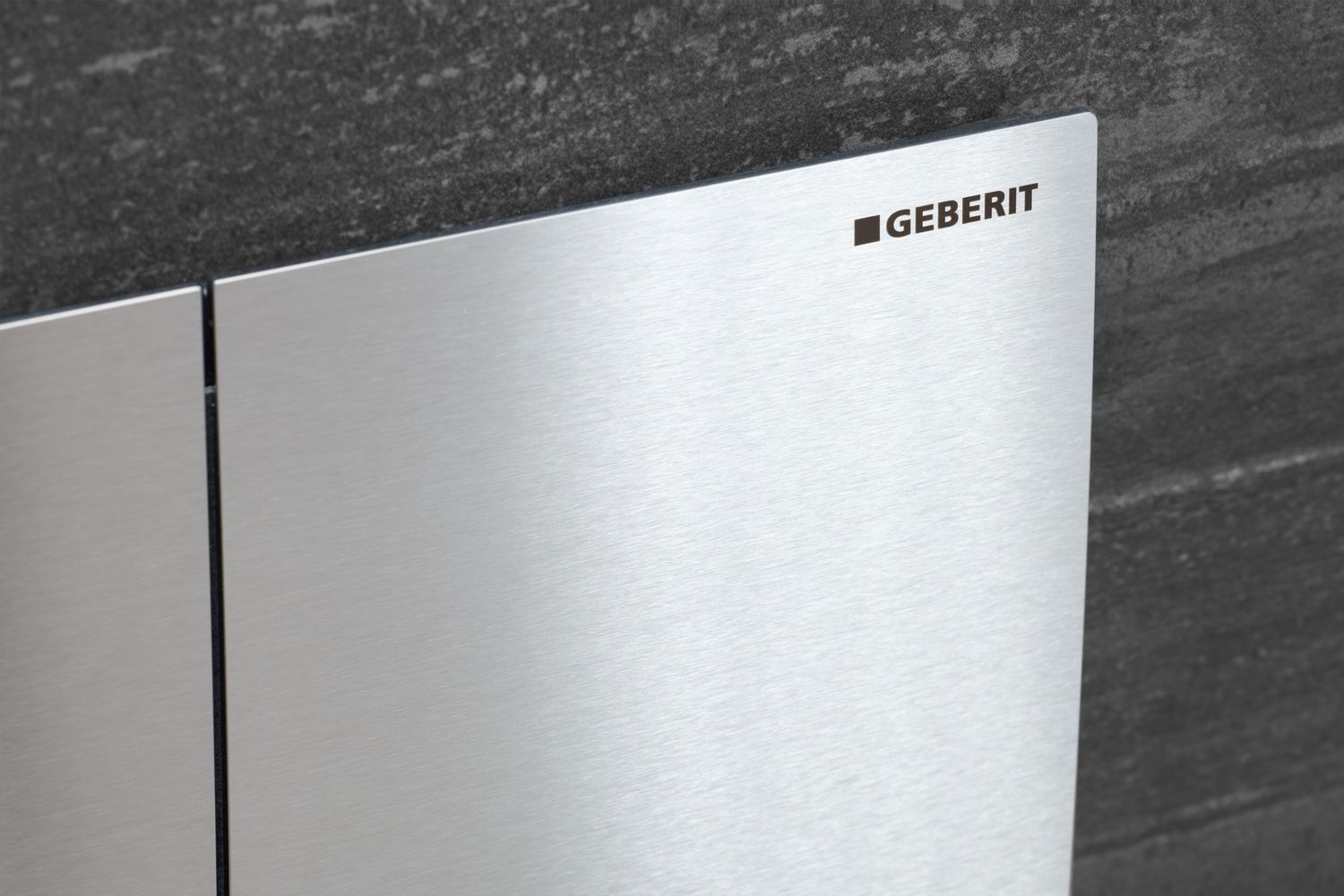 Plaque de déclenchement Geberit Sigma70 / Chromé brossé / Revêtement Easy Clean + Anti-Traces de doigt — vue 4