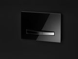 Geberit Sigma50 plaque de déclenchement noir avec bandes chromées brossées et finition Easy Clean.