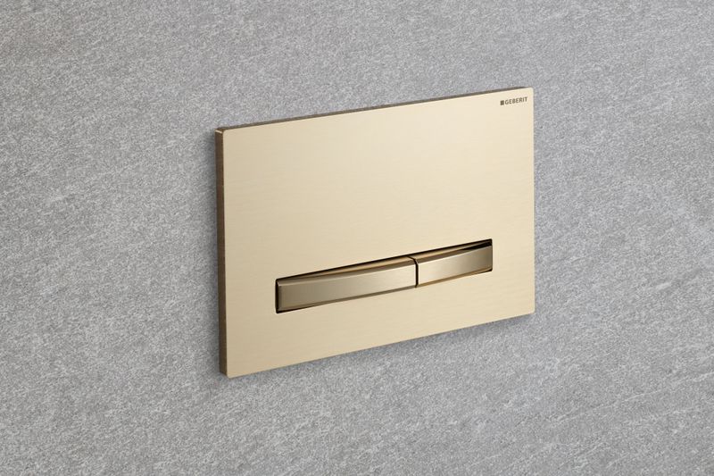 Plaque de déclenchement Geberit Sigma50 / Laiton brossé - bandes design : laiton brossé / Revêtement Easy Clean + Anti-Traces de doigt