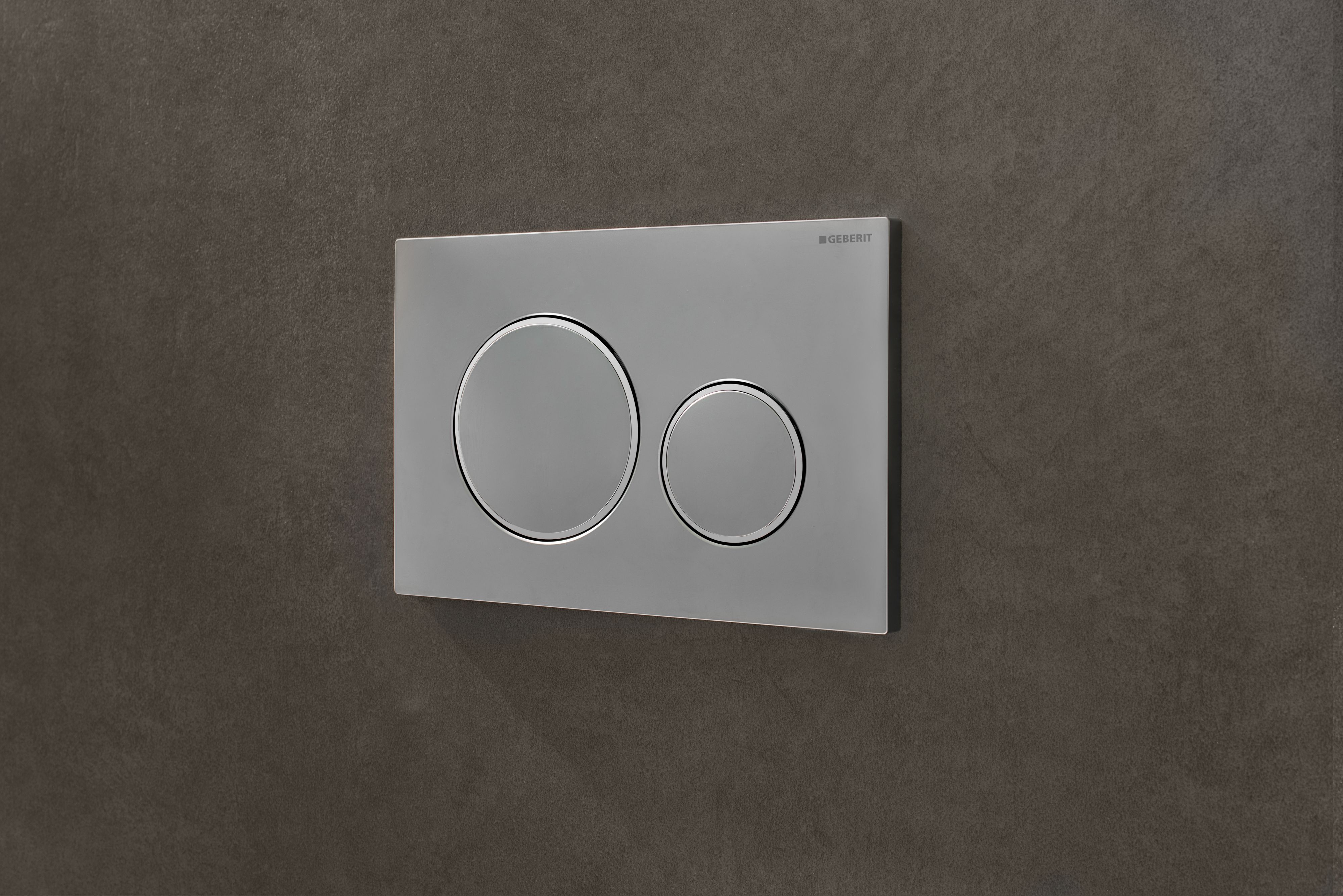 Plaque de déclenchement Geberit Sigma20 / Chromé mat laqué - anneaux design : chromé brillant / Revêtement Easy Clean + Anti-Traces de doigt - vue 4