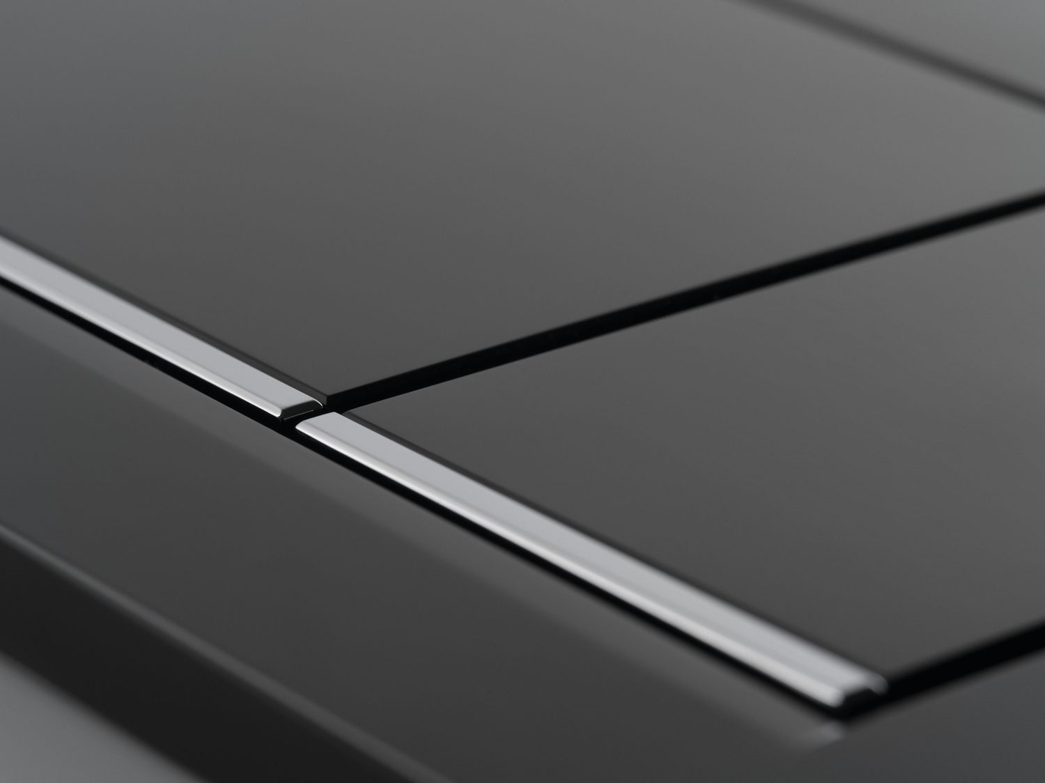 Geberit Omega20 square flush plate for dual flush / Black - design strips: shiny chrome