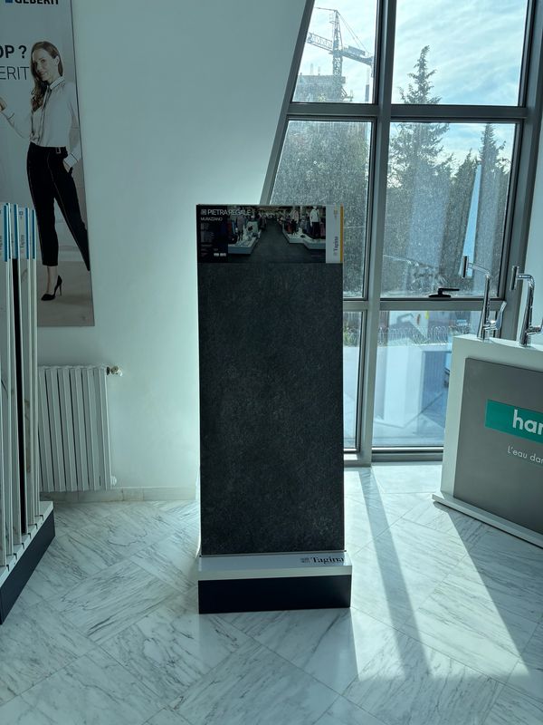 P57 : Présentoir Tagina 6