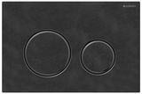 Plaque de déclenchement ronde Geberit Sigma50 avec finition chromée noire brossée et revêtement Easy Clean.