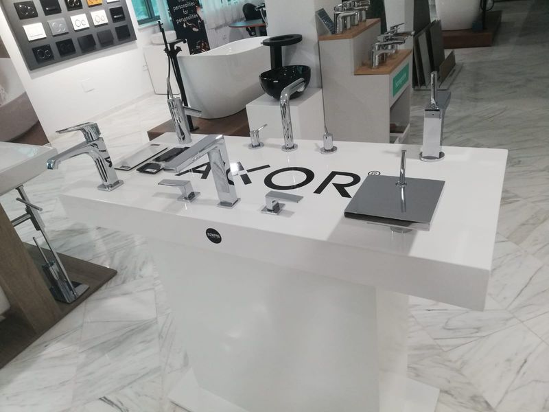 P71 : Présentoir Axor 2