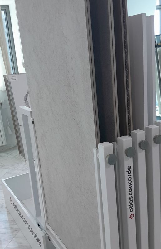 P82 : Présentoir Revêtement Atlas concorde