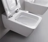 Toilettes murales Geberit Xeno² blanches avec KeraTect, technologie Rimfree et fixations murales invisibles.