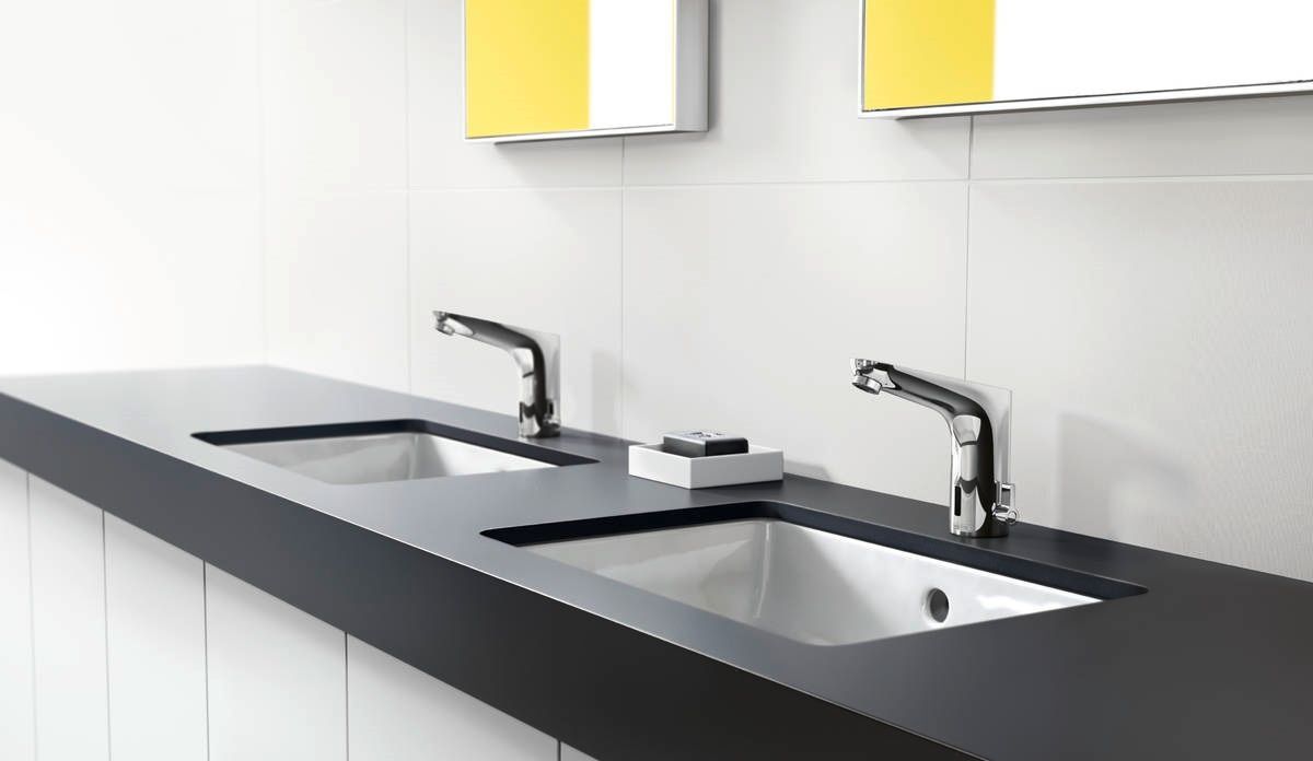 Hansgrohe Focus 130 Electronic Basin Mixer with Battery-Powered Temperature Control Lever