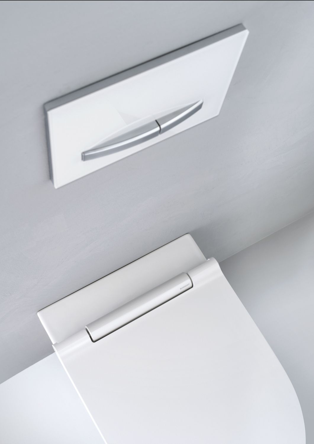 Pack cuvette suspendue Geberit One carénée TurboFlush KeraTect® avec fixations cachées et abattant à abaissement automatique déclipsable antibactérien blanc — vue 4