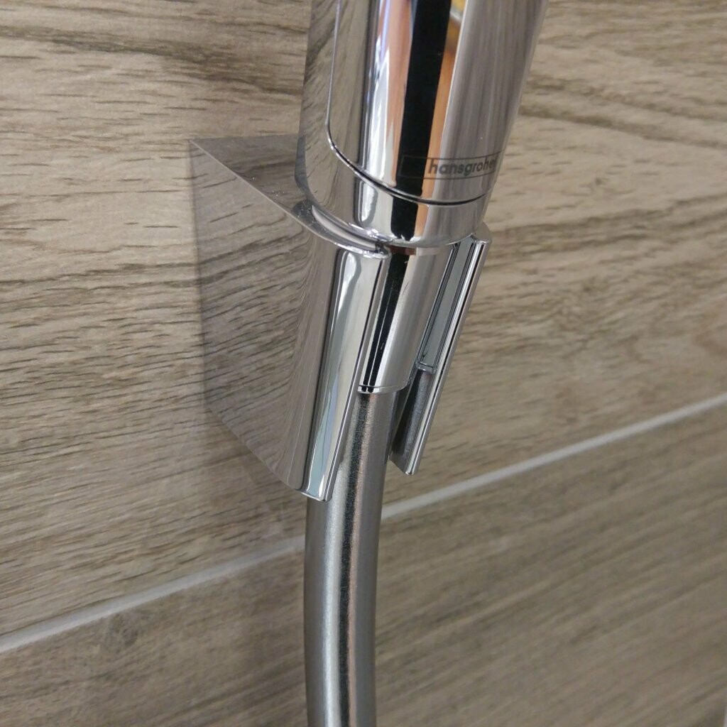 Support mural Hansgrohe avec douchette à main Croma Select S 3 jets et flexible Isiflex 1,60 m