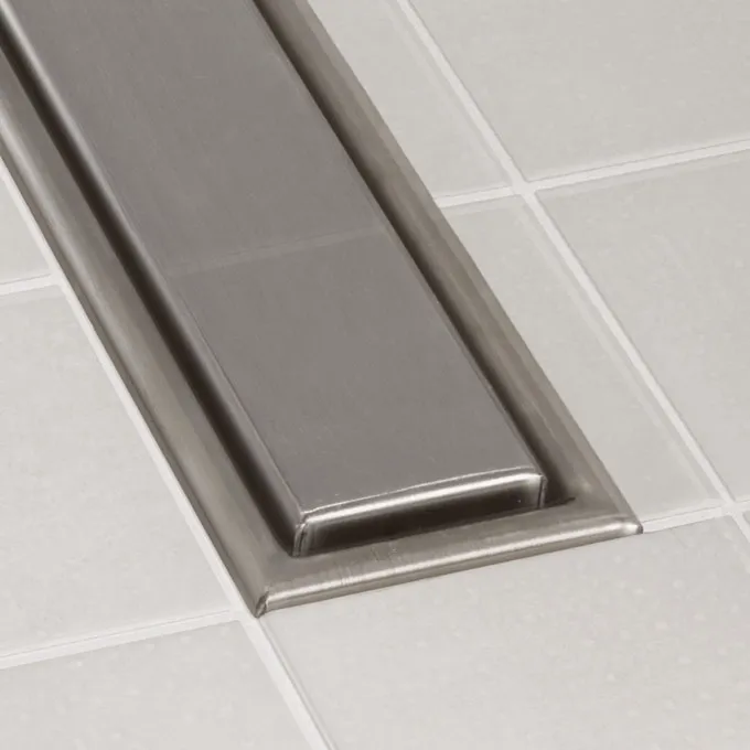 Canivelle de douche Wirquin Venisio Expert 70 cm avec grille réversible prêt à carreler ou en acier inoxydable brossé - débit d'évacuation 79 L/min — vue 3