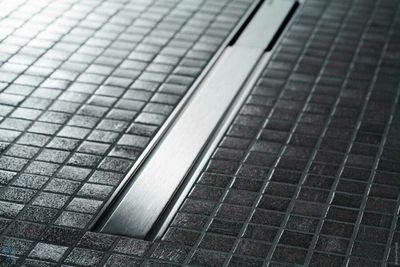 Set de finition Geberit CleanLine60 - Métal brossé - Longueur 30 - 130 cm