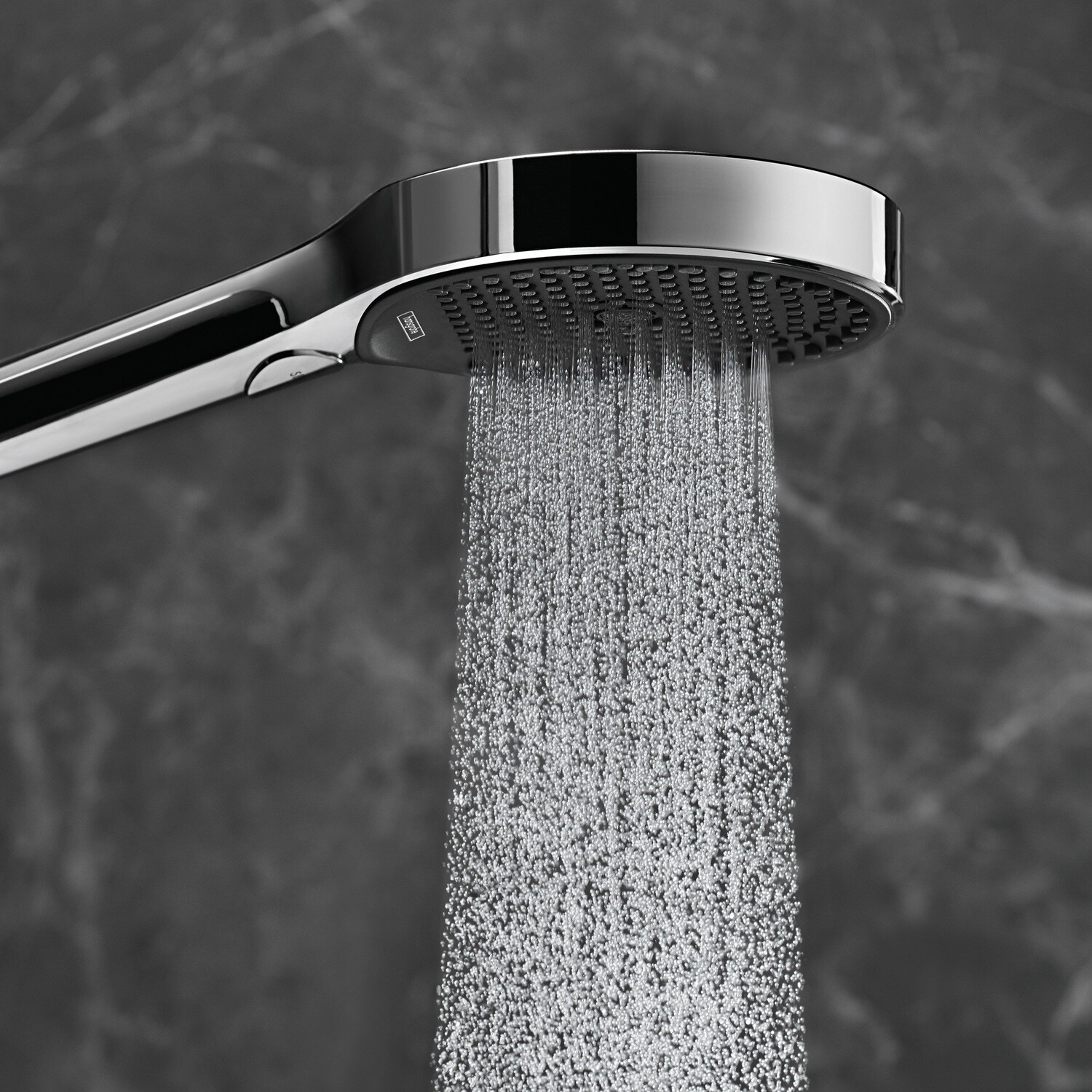 Barre de douche Hansgrohe avec douchette à main Rainfinity 130 3 jets , flexible Isiflex et porte savon étagère Casetta E — vue 3