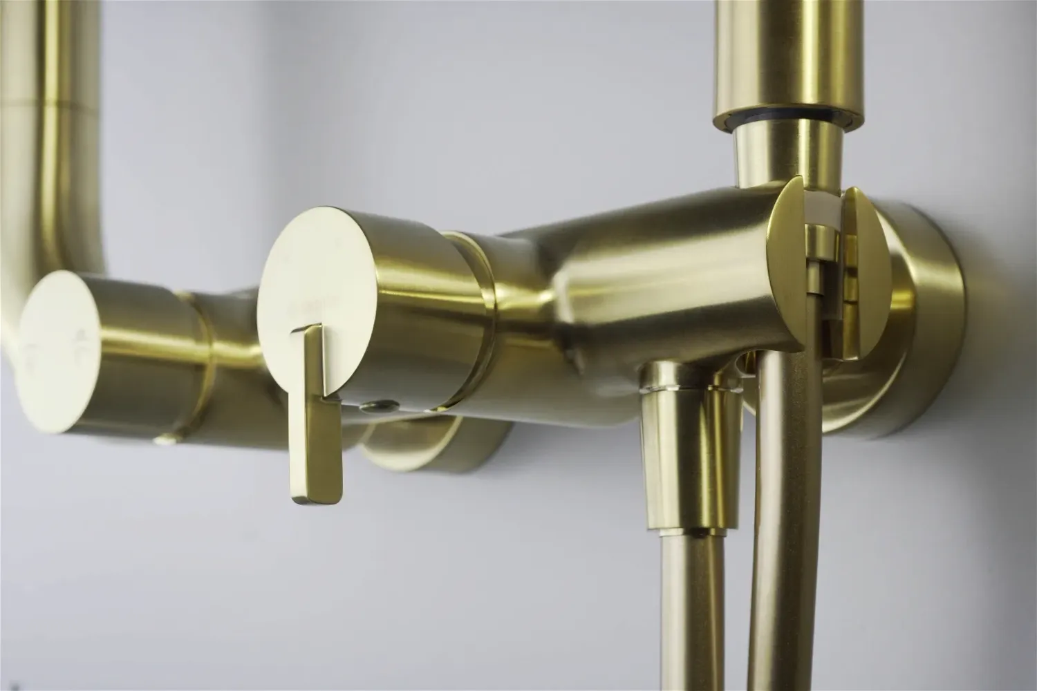 Colonne de douche Deante Silia avec mitigeur de douche en PVD or brossé — vue 3