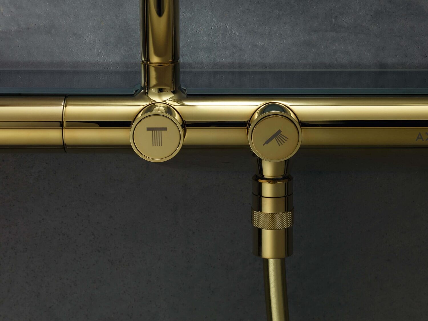Colonne de douche Showerpipe Axor ShowerSolutions avec mitigeur thermostatique en doré poli — vue 3