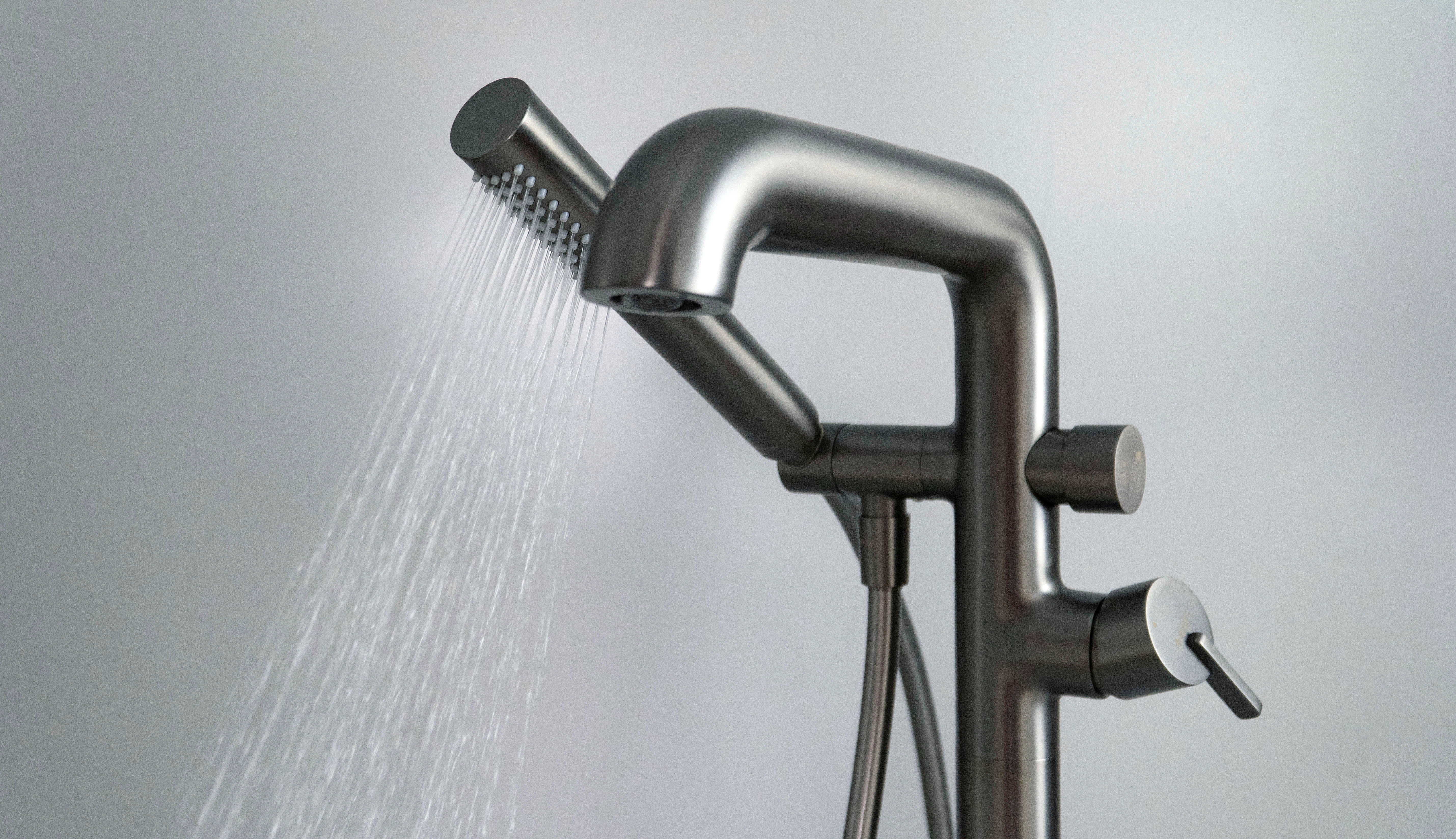 Mitigeur de bain / douche Deante Silia pour montage au sol en titane - vue 4