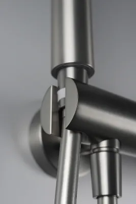 Mitigeur de douche en titane Deante Silia avec douchette à main et support, flexible.