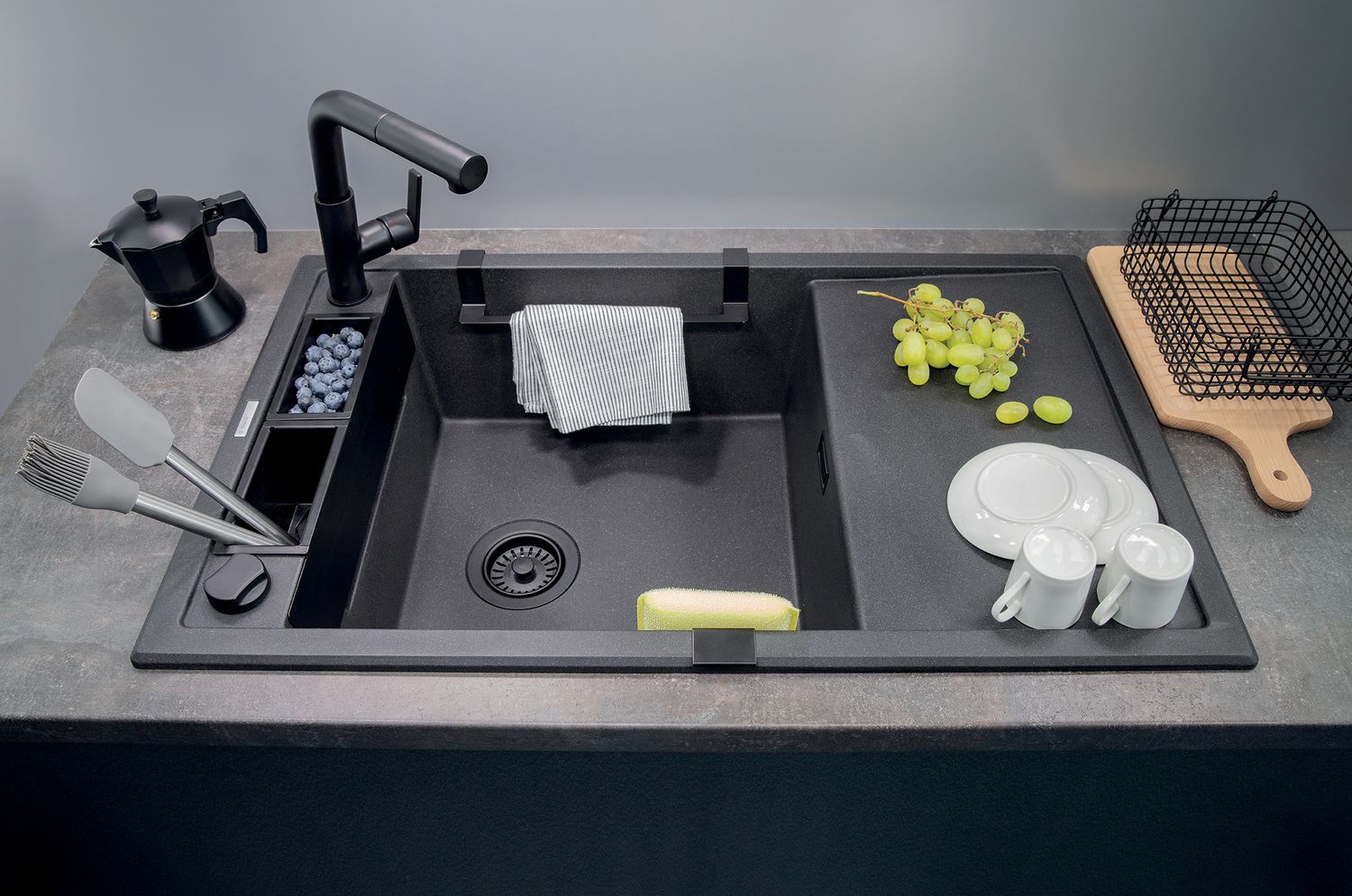 Évier de cuisine encastrable simple bac avec égouttoir granit Deante Magnetic 82 x 50 cm en finition graphite métallique avec vidage automatique télescopique gain de place — vue 3