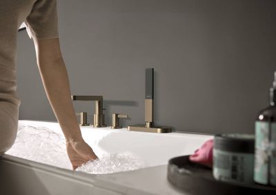 4-Hole Mixer for Bathtub Rim Installation Hansgrohe Finoris with sBox in Brushed Bronze