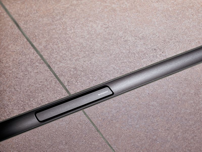 Set de finition Geberit CleanLine30 - Noir mat - Longueur 30 - 110 cm