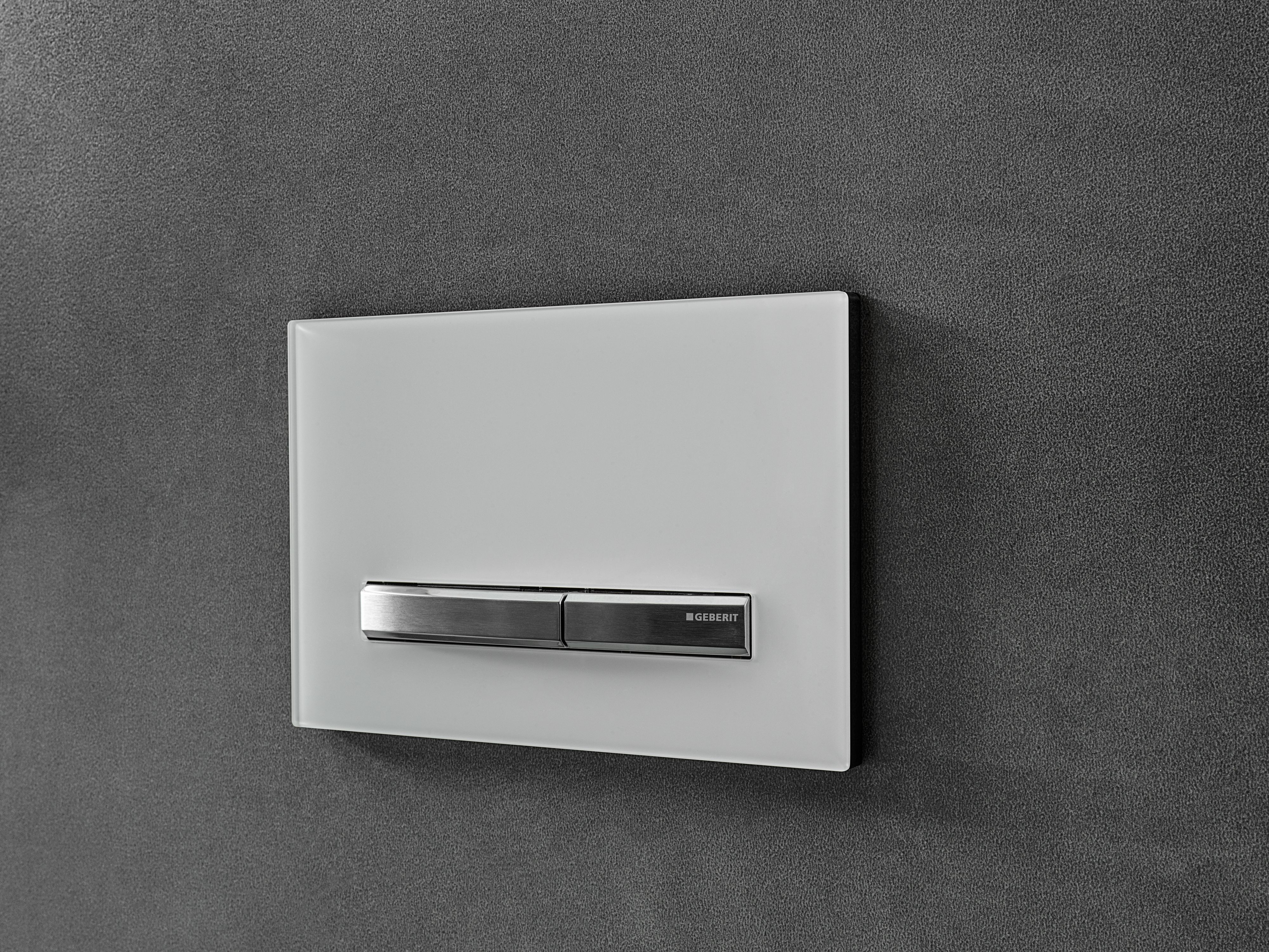 Plaque de déclenchement Geberit Sigma50 / Blanc - bandes design : chromé brossé / Revêtement Easy Clean + Anti-Traces de doigt