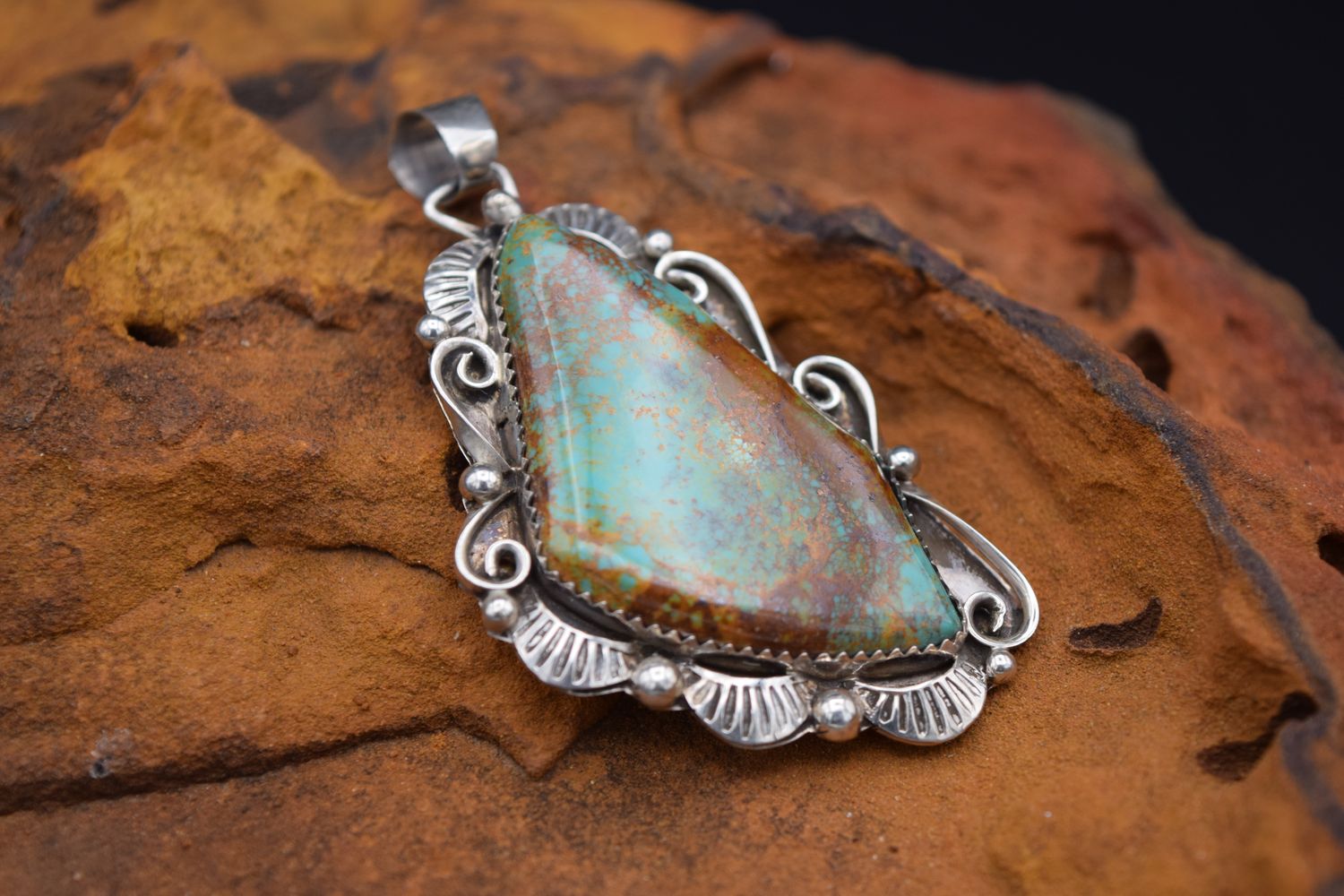 ROYSTON PENDANT
