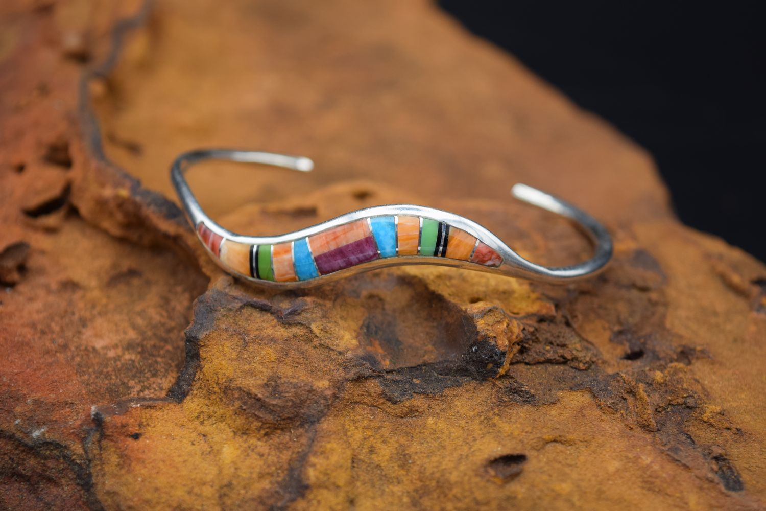 MULTI STONE SWIRL CUFF (6.5&quot;)
