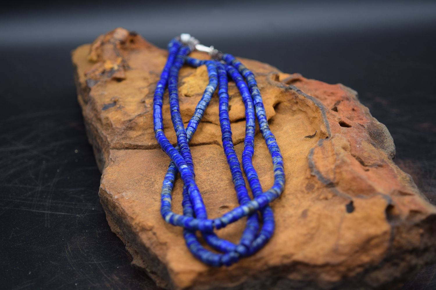 BLUE HESHI 3 STRAND NECKLACE, Color: A | Dark Blue