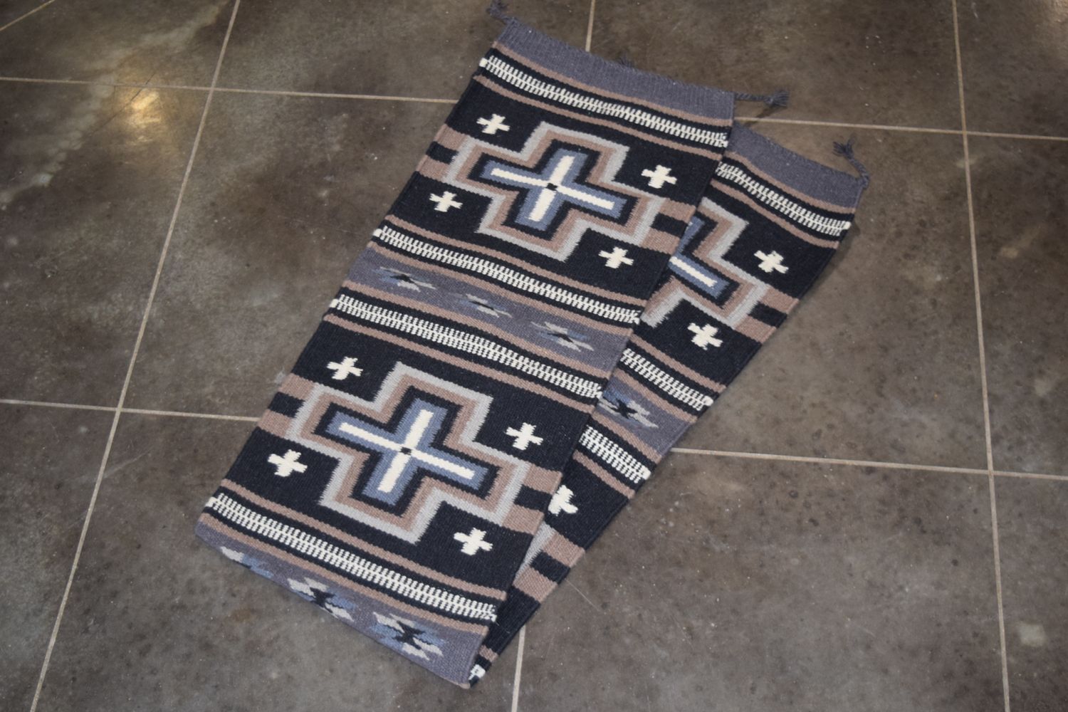 16&quot; X 80&quot; Wool Modern Maya Runner, Color: Black