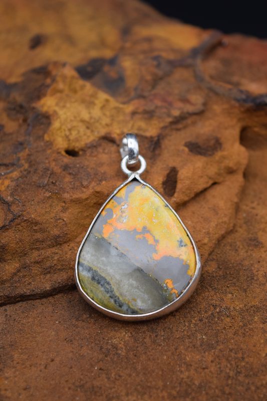 [22278] BUMBLE BEE JASPER PENDANT